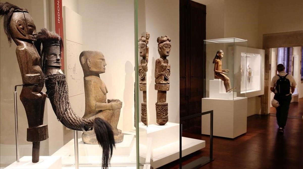 La sala dedicada a las obras etnológicas de Oceania del Museu de les Cultures del Món.