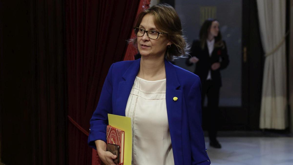 Meritxell Serret torna al Govern a l’espera de judici Meritxell Serret torna al Govern a l’espera de judici
