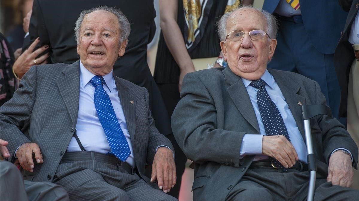Núñez, junto a Josep Mussons, en junio del 2017, en el acto de colocación de un monolito conmemorativo del 25 aniversario de la Copa de Europa de 1992. Núñez, junto a Josep Mussons, en junio del 2017, en el acto de colocación de un monolito conmemorativo del 25 aniversario de la Copa de Europa de 1992.