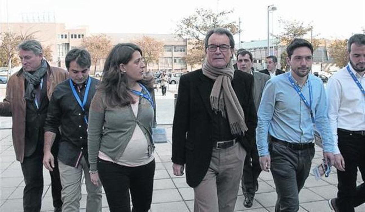 Artur Mas, junto a la líder de la Joventut Nacionalista de Catalunya (JNC), Marta Pascal, ayer en Mataró. Artur Mas, junto a la líder de la Joventut Nacionalista de Catalunya (JNC), Marta Pascal, ayer en Mataró.