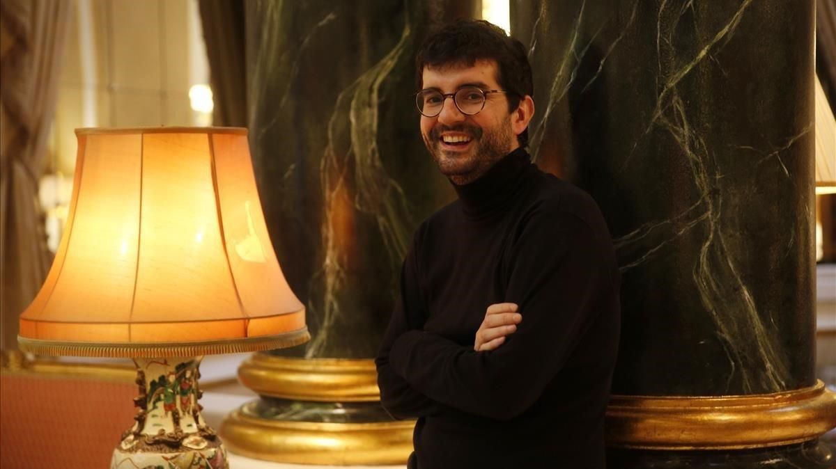 Marc Artigau, ganador del Premi Josep Pla 2019 con ’La vigília’, este lunes. Marc Artigau, ganador del Premi Josep Pla 2019 con ’La vigília’, este lunes.
