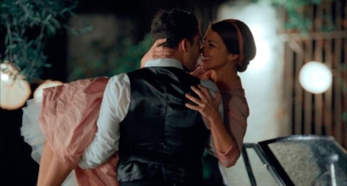 Miguel Ángel Silvestre y Paula Echevarría, en ’Velvet’. Miguel Ángel Silvestre y Paula Echevarría, en ’Velvet’.
