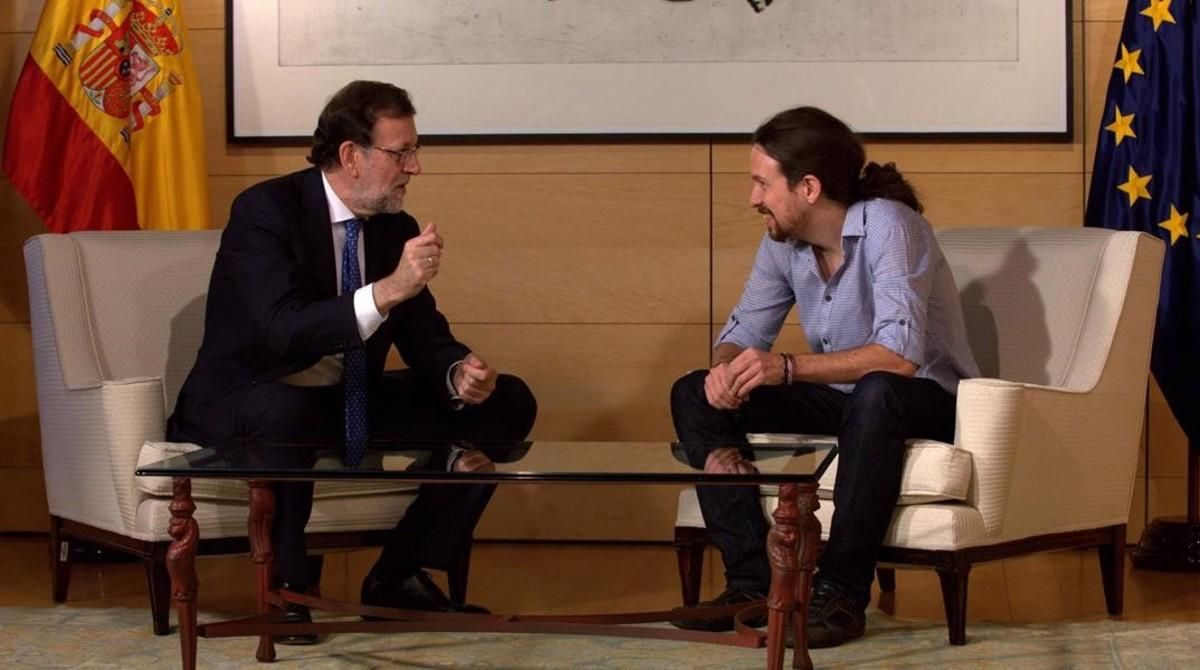 Mariano Rajoy y Pablo Iglesias en su reunión en el Congreso de los Diputados. Mariano Rajoy y Pablo Iglesias en su reunión en el Congreso de los Diputados.