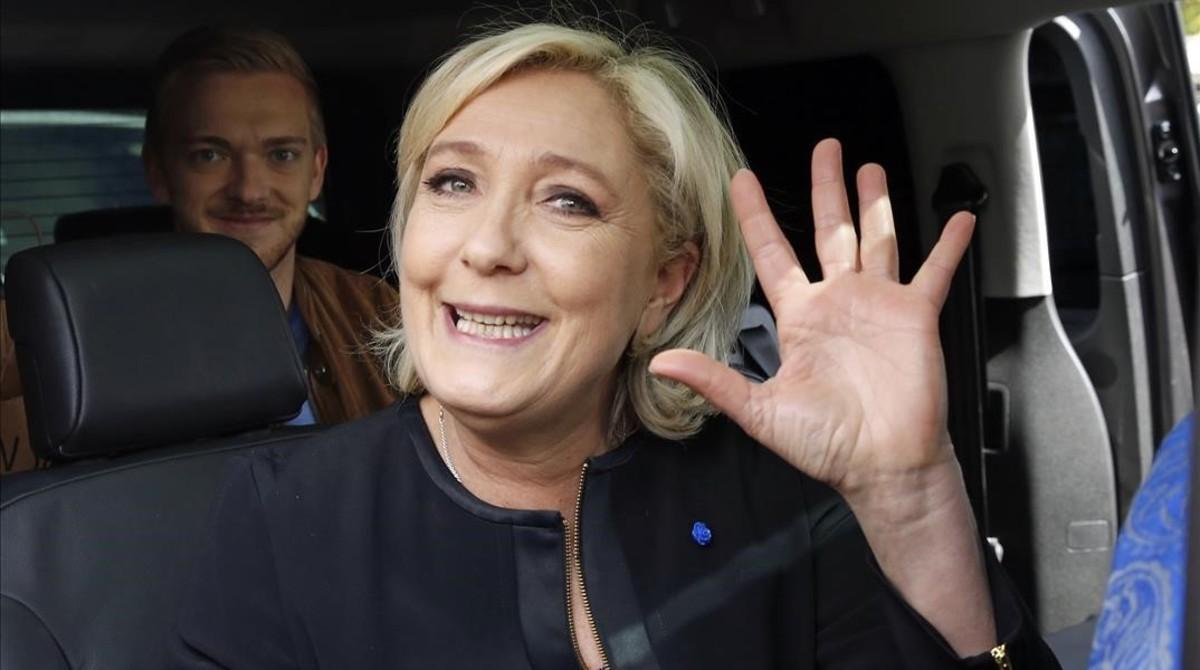 Le Pen, tras una visita a Amiens, el 26 de abril.