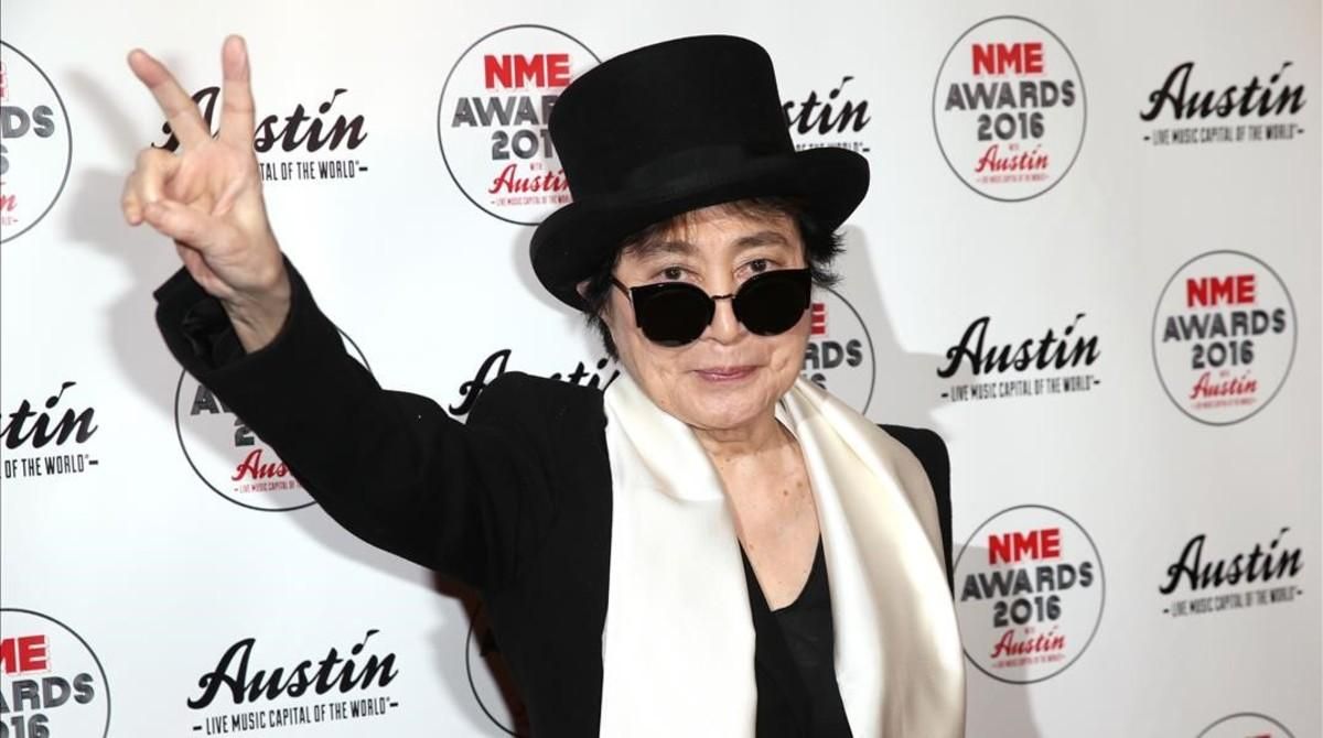 Imagen de archivo de Yoko Ono. Imagen de archivo de Yoko Ono.