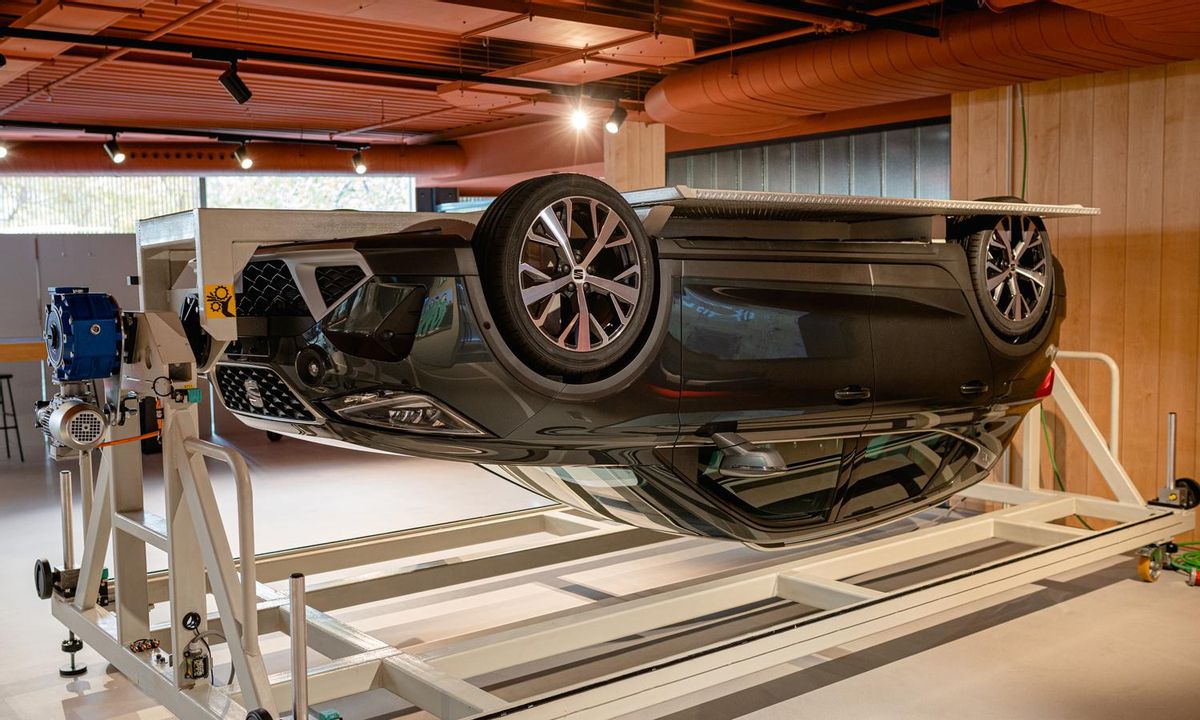 El simulador de vuelco de Casa Seat. El simulador de vuelco de Casa Seat.