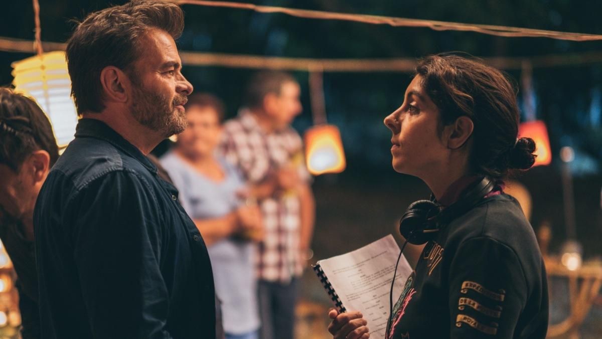 La directora, Julie Manoukian, con el actor Clovis Cornillac durante el rodaje La directora, Julie Manoukian, con el actor Clovis Cornillac durante el rodaje