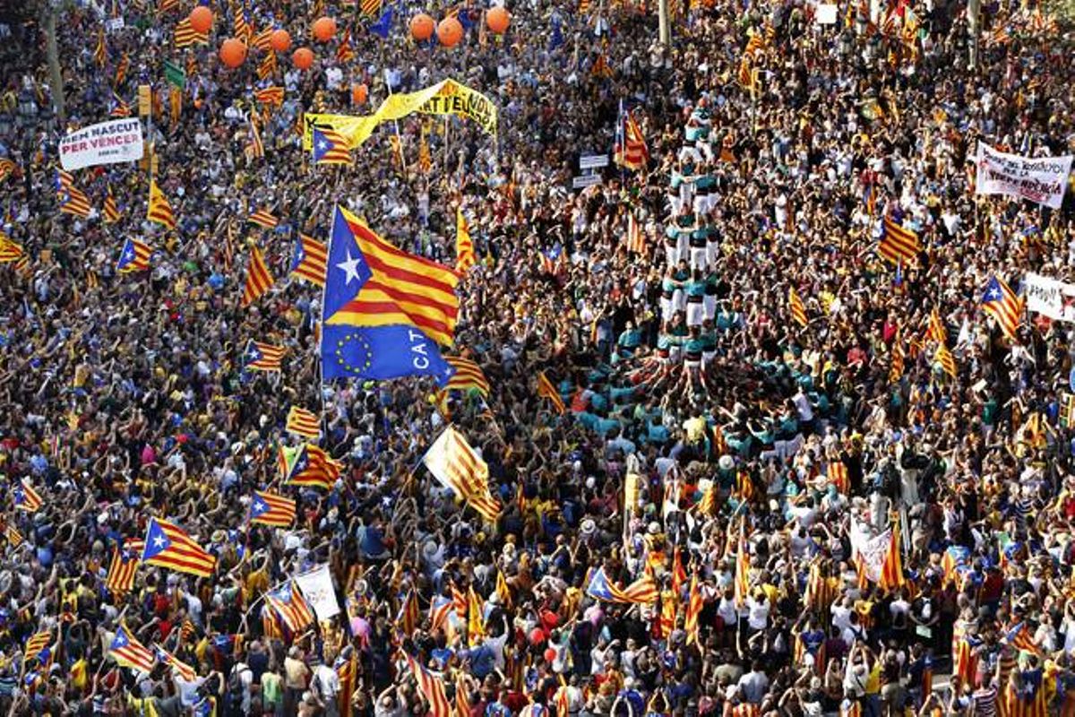 Imagen de la manifestación a la altura de paseo de Gràcia con Gran Via. Imagen de la manifestación a la altura de paseo de Gràcia con Gran Via.