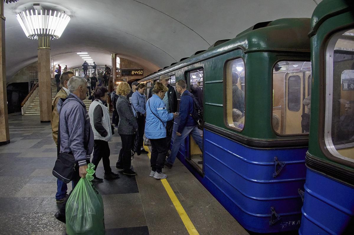 Reabre el metro, después de tres meses de guerra en Ucrania