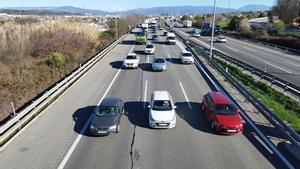L’AP-7 limita a 100 km/h el tram de Martorell a Gelida (Barcelona) des d’aquest cap de setmana