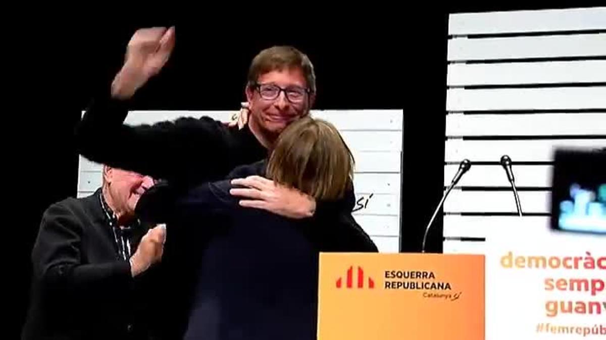 Puigdemont ha participado en el acto del PDeCAT desde una pantalla gigante.