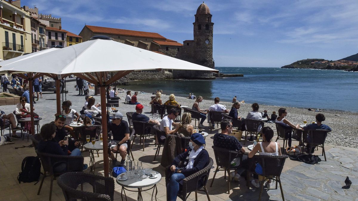 França reobre les terrasses i recupera les activitats culturals França reobre les terrasses i recupera les activitats culturals