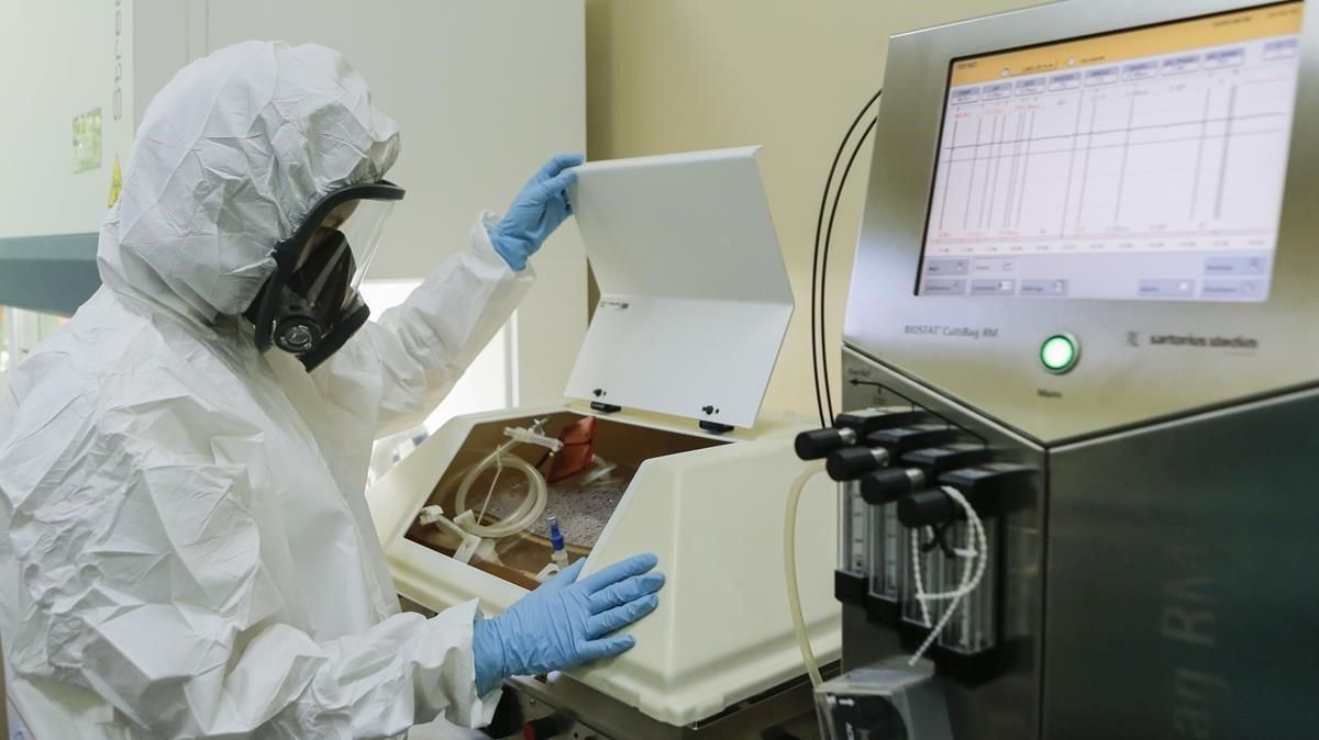 Pruebas para la vacuna del covid-19 en un laboratorio ruso. Pruebas para la vacuna del covid-19 en un laboratorio ruso.