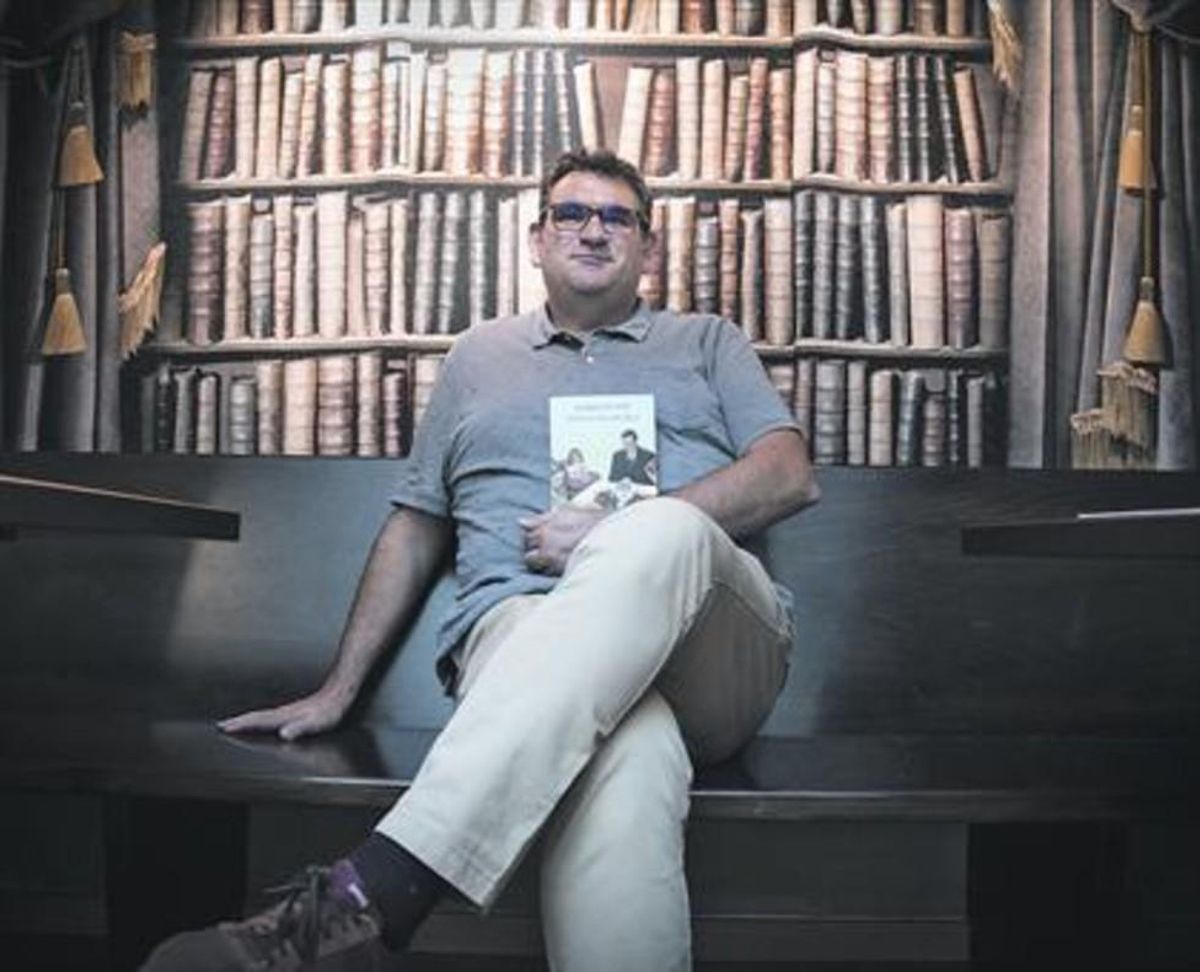 Jordi Puntí, consu último librode relatos, en la librería Laie. Jordi Puntí, consu último librode relatos, en la librería Laie.
