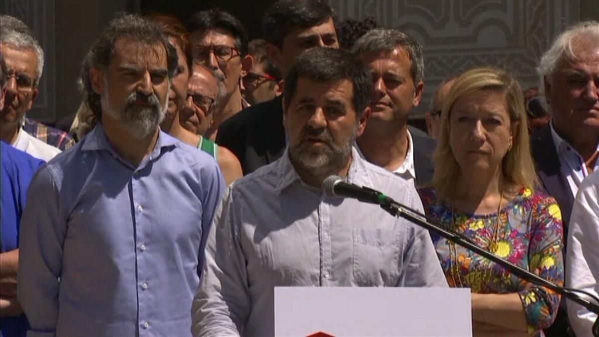 Los presidentes de la ANC, Òmnium y la AMI, este sábado en Barcelona. Los presidentes de la ANC, Òmnium y la AMI, este sábado en Barcelona.