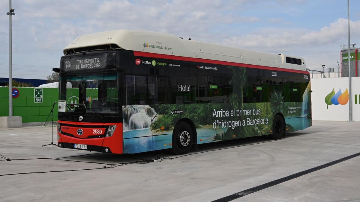 Barcelona: El primer bus de hidrógeno verde de España entra en servicio