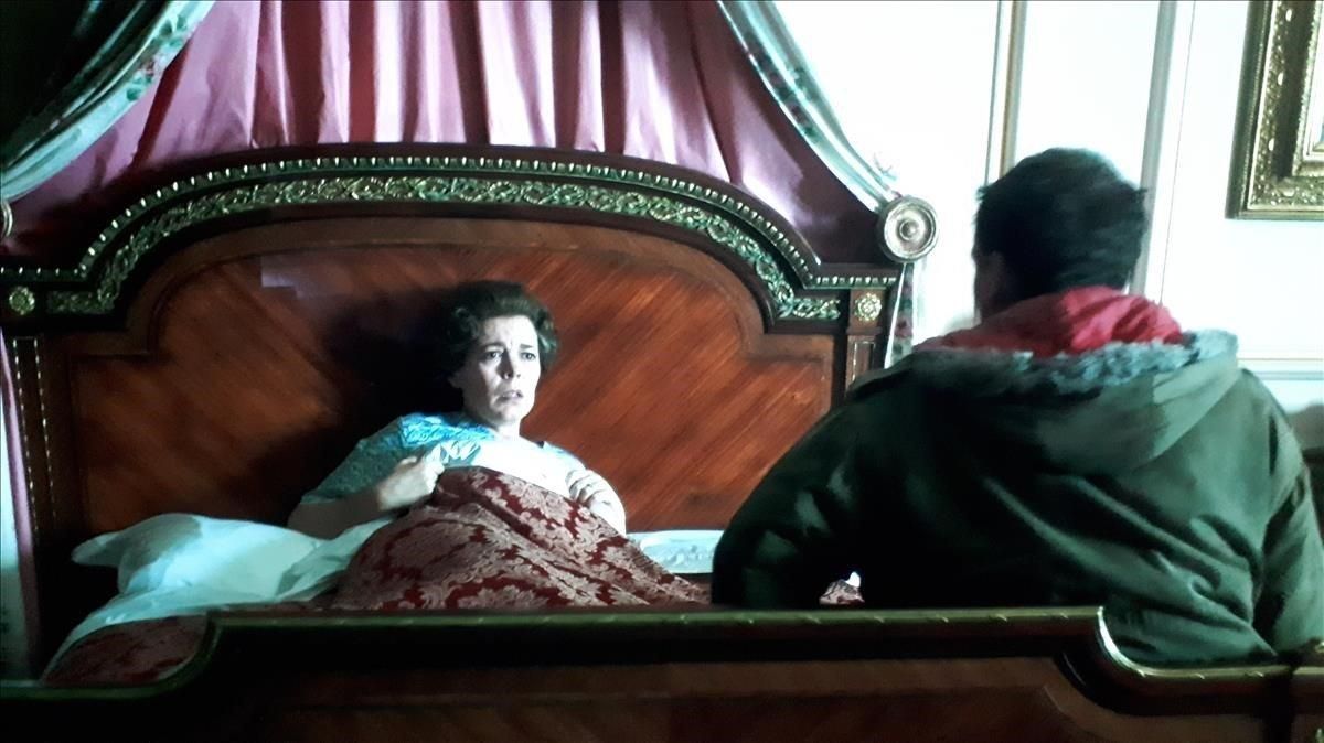 El intruso y la reina Isabel II (’The Crown’). El intruso y la reina Isabel II (’The Crown’).