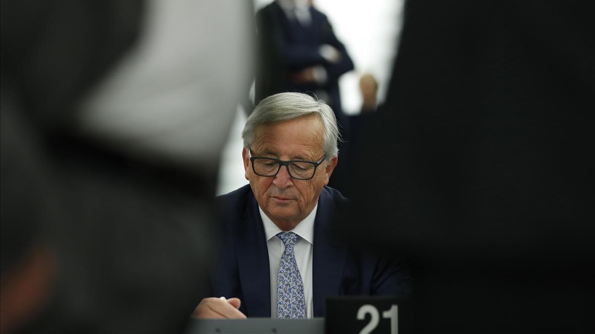 Juncker, ante los miembros del Parlamento Europeo.