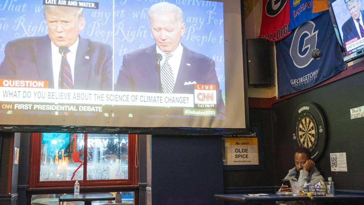 Trump intenta desorientar a Biden en un primer debate caótico y agrio.