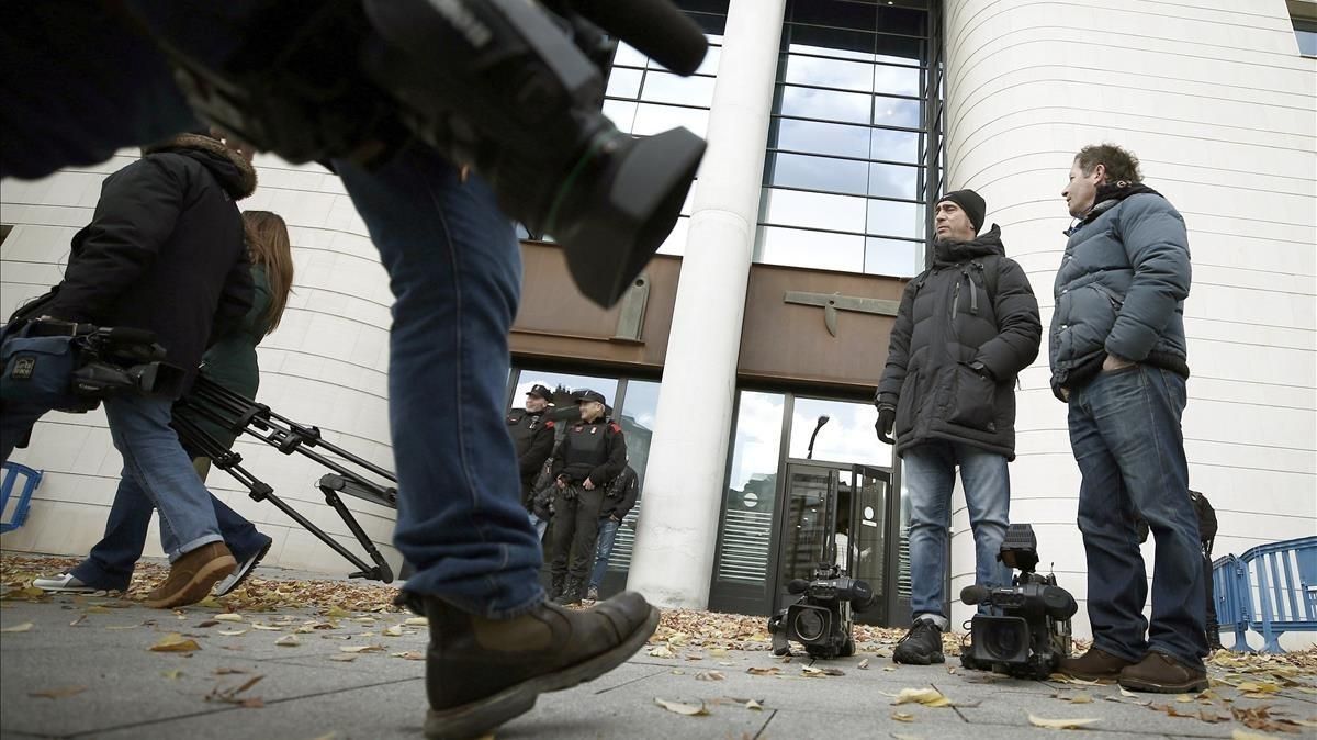 Medios de comunicacion, ante el Tribunal Superior de Justicia de Navarra. Medios de comunicacion, ante el Tribunal Superior de Justicia de Navarra.