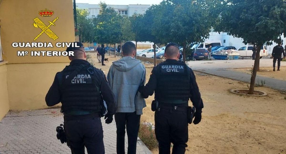 Tres detenidos en Sevilla en la desarticulación de una banda que robaba armas a cazadores Tres detenidos en Sevilla en la desarticulación de una banda que robaba armas a cazadores