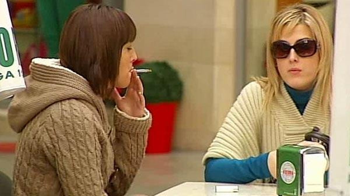 ¿Se ha de prohibir fumar en las terrazas de bares y restaurantes? ¿Se ha de prohibir fumar en las terrazas de bares y restaurantes?