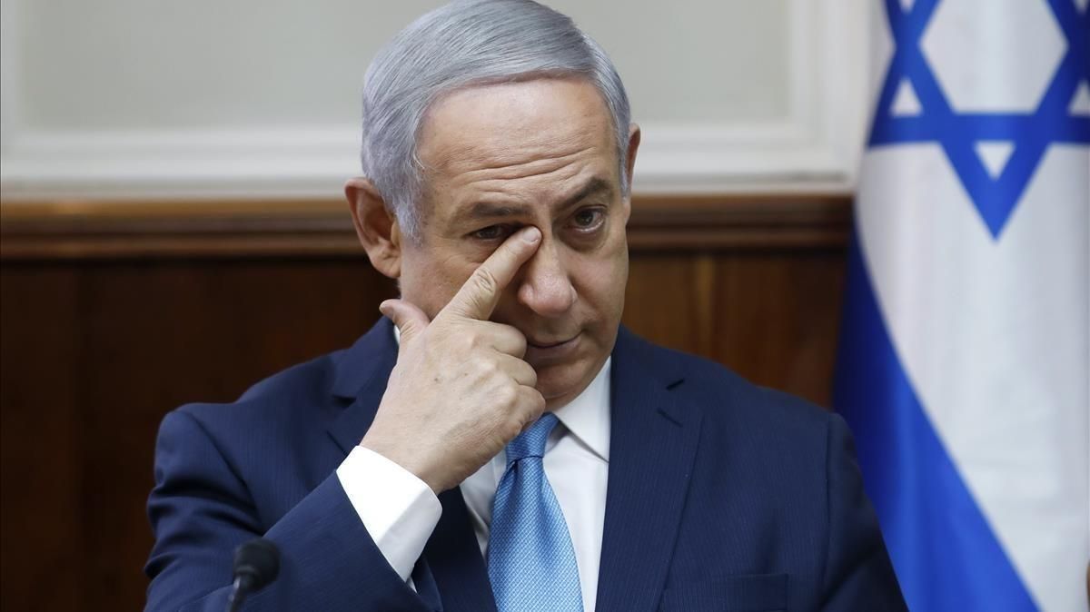 El primer ministro israelí, Binyamin Netanyahu, durante la reunión semanal de su Consejo de Ministros, en Jerusalén, el 11 de febrero. El primer ministro israelí, Binyamin Netanyahu, durante la reunión semanal de su Consejo de Ministros, en Jerusalén, el 11 de febrero.