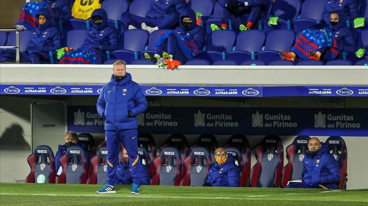 Ronald Koeman, en el banquillo de Huesca. Ronald Koeman, en el banquillo de Huesca.