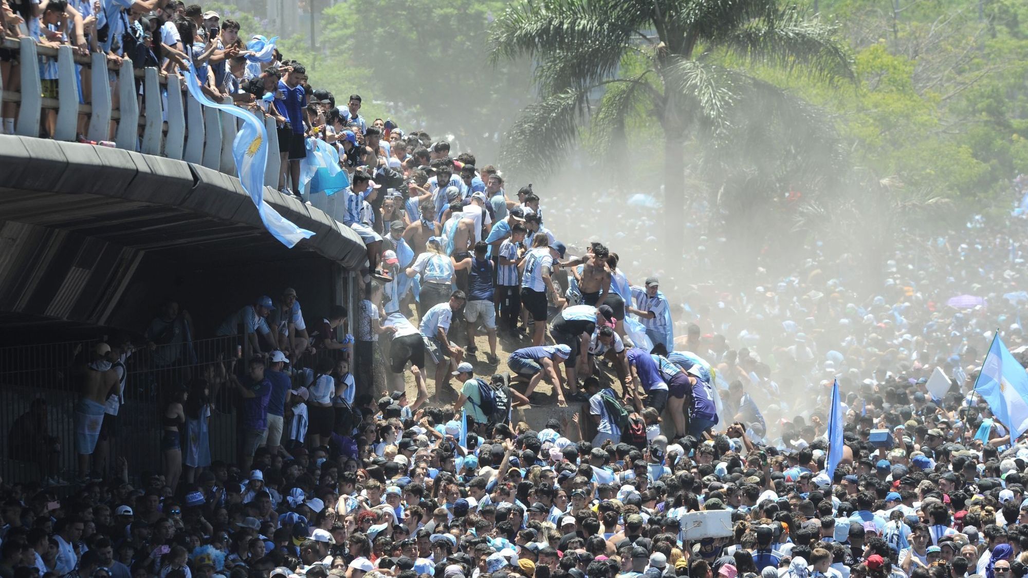 Argentina enloquece con la llegada del Messias y la Copa del Mundo Foto