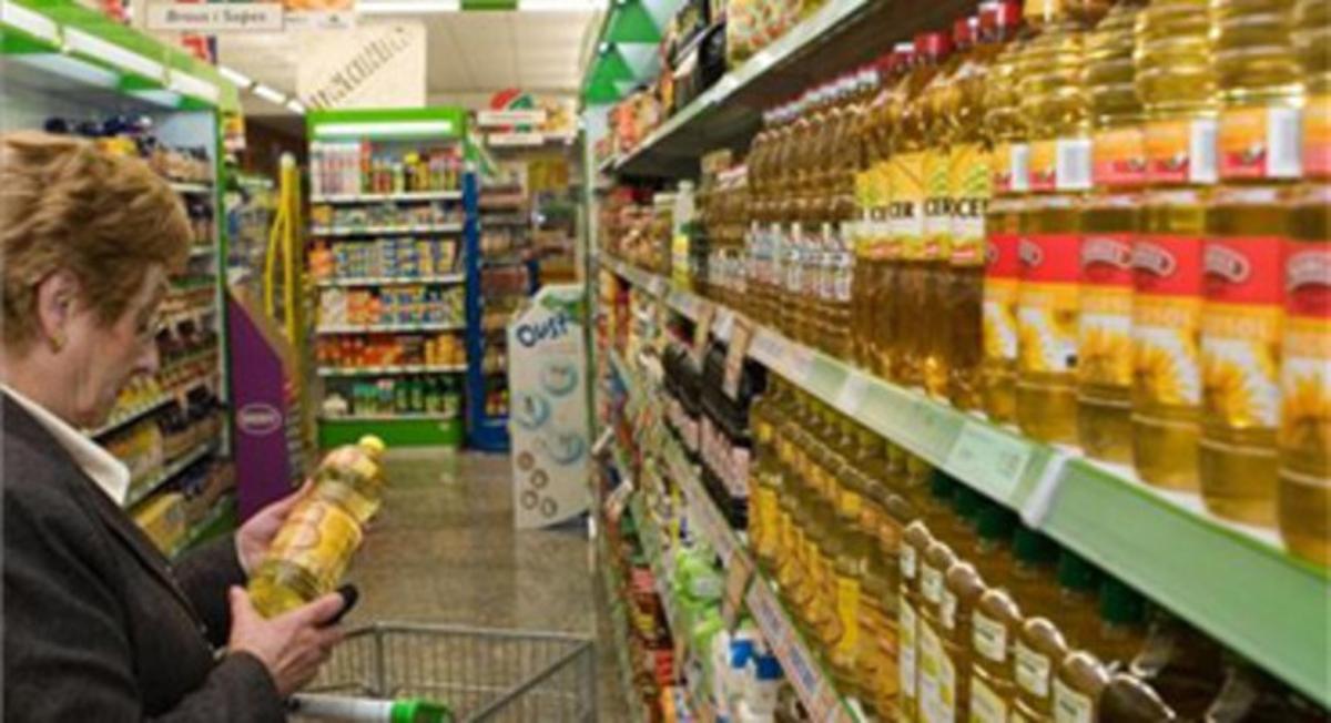 La patronal de supermercados resta importancia al aceite de girasol de  Ucrania