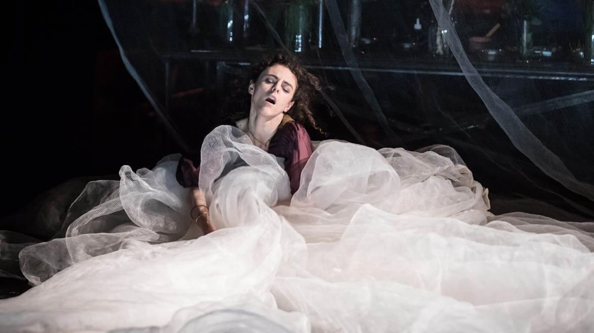 Escena de la obra de ’La Traviata’ Escena de la obra de ’La Traviata’