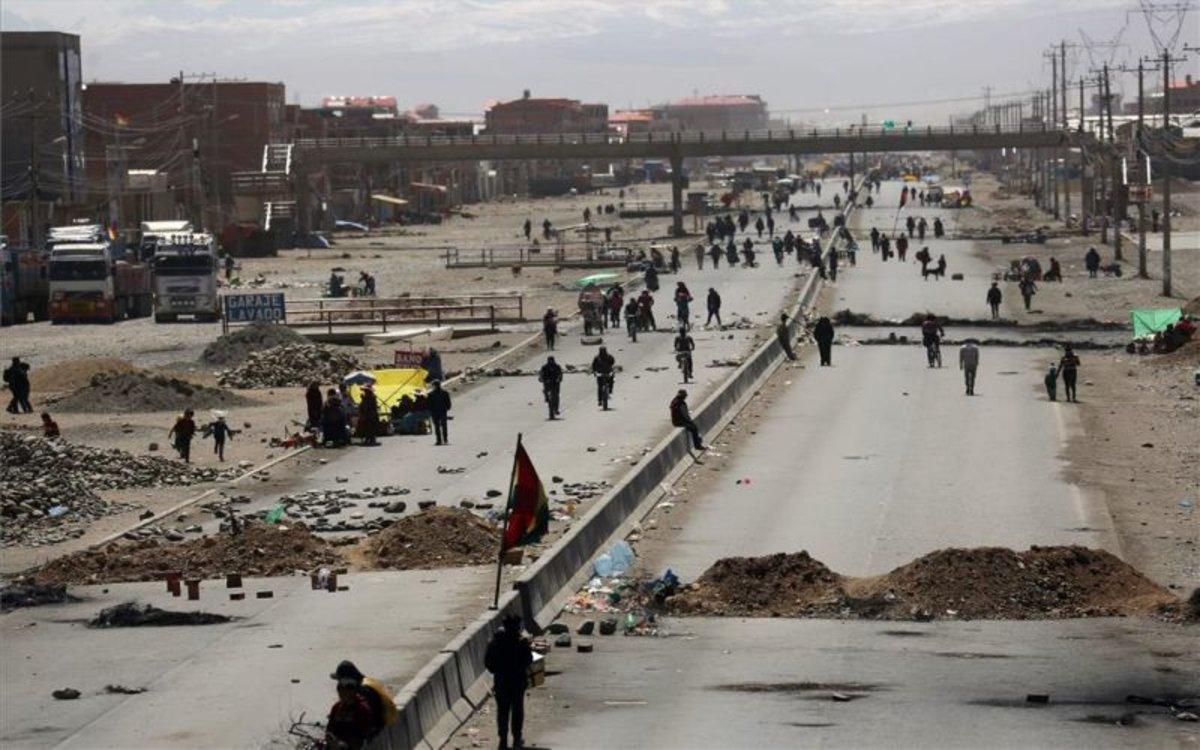 Bloqueos en Bolivia dejan pérdidas millonarias en infraestructura