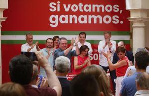 El candidato del PSOE a la Junta de Andalucía, Juan Espadas, rodeado de siete presidentes autonómicos socialistas, llama a movilizarse el 19-J para evitar la voladura controlada de las derechas. 