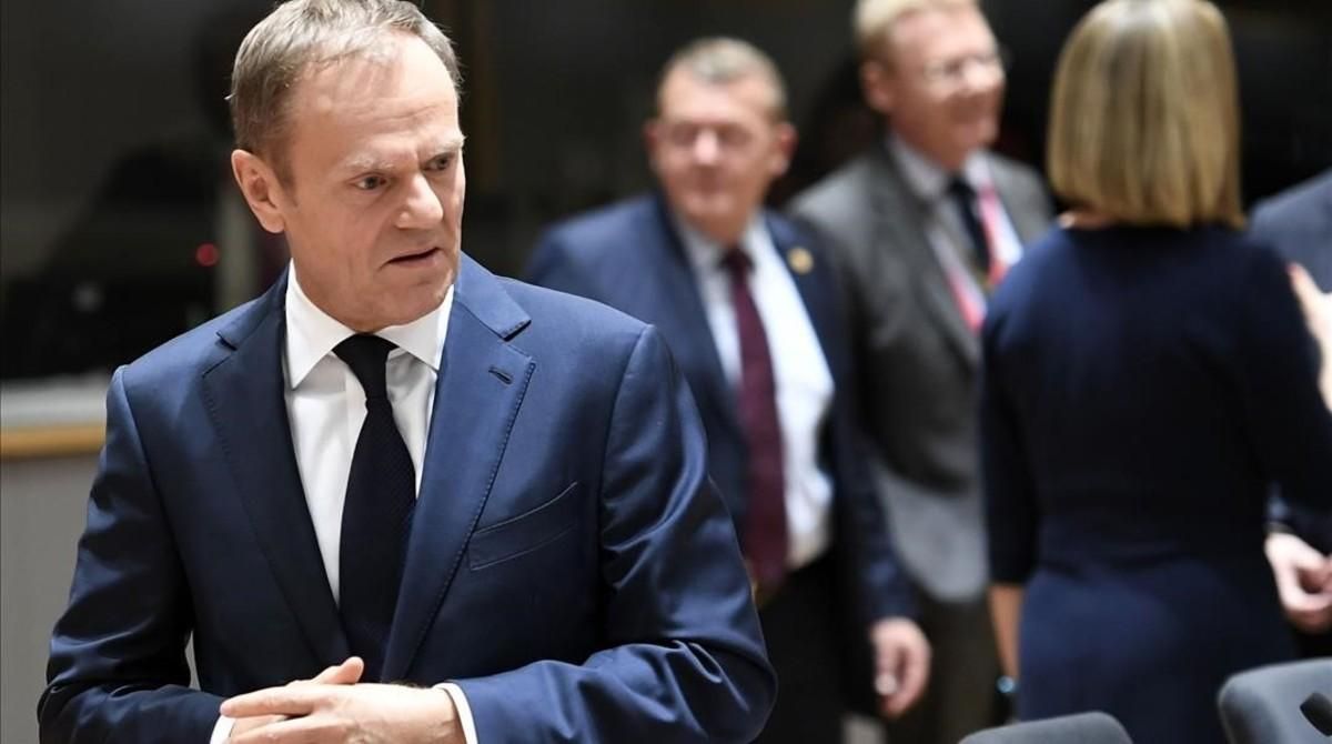 Tusk, a su llegada para una reunión en el marco de la cumbre europea, el 9 de marzo, en Bruselas. Tusk, a su llegada para una reunión en el marco de la cumbre europea, el 9 de marzo, en Bruselas.