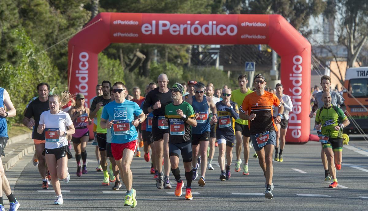 Busca’t a les fotos de la Mitja Marató de Barcelona 2023