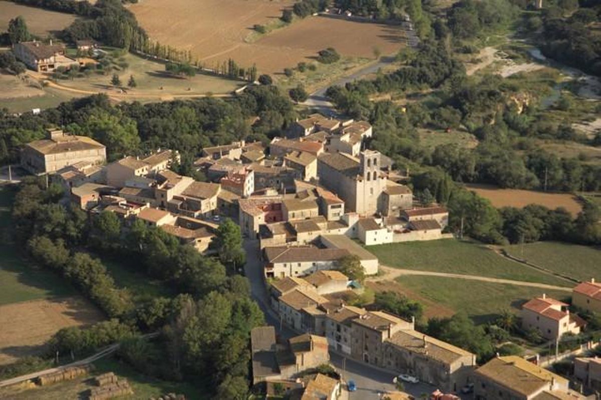 Vista aérea de Avinyonet de Puigventós. Vista aérea de Avinyonet de Puigventós.