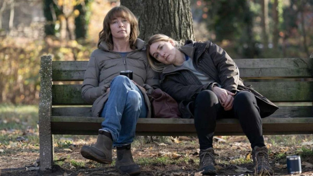 Juilanne Nicholson y Kate Winslet, en una imagen de la serie de HBO ’Mare of Easttown’ Juilanne Nicholson y Kate Winslet, en una imagen de la serie de HBO ’Mare of Easttown’