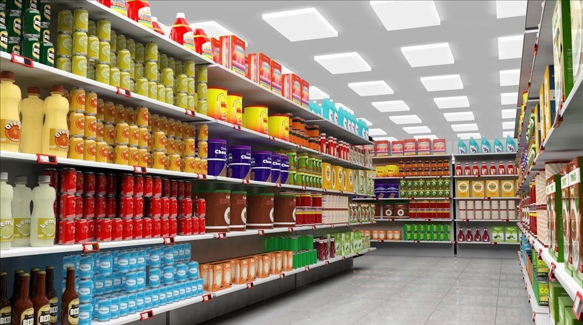 Estante de un supermercado. Estante de un supermercado.