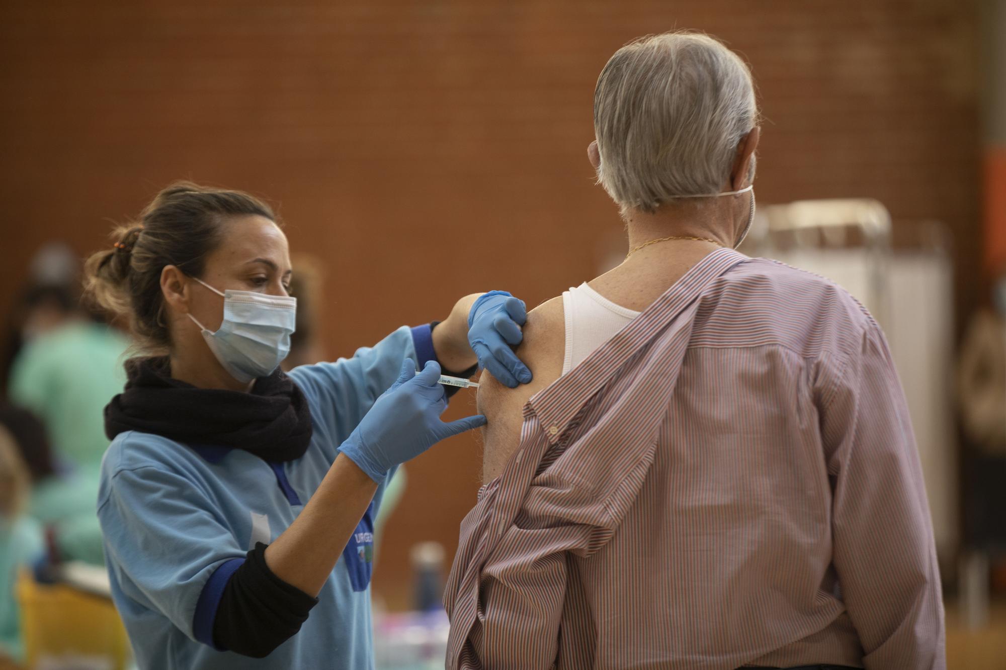 The vaccination of Catalans between 70 and 79 years starts this Monday