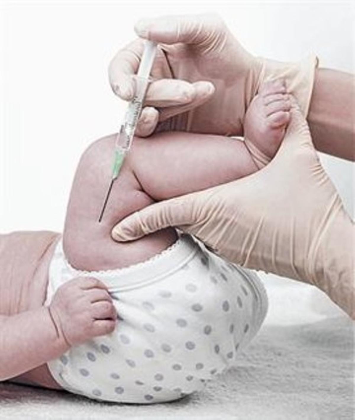 Imagen de la vacunación de un bebé.