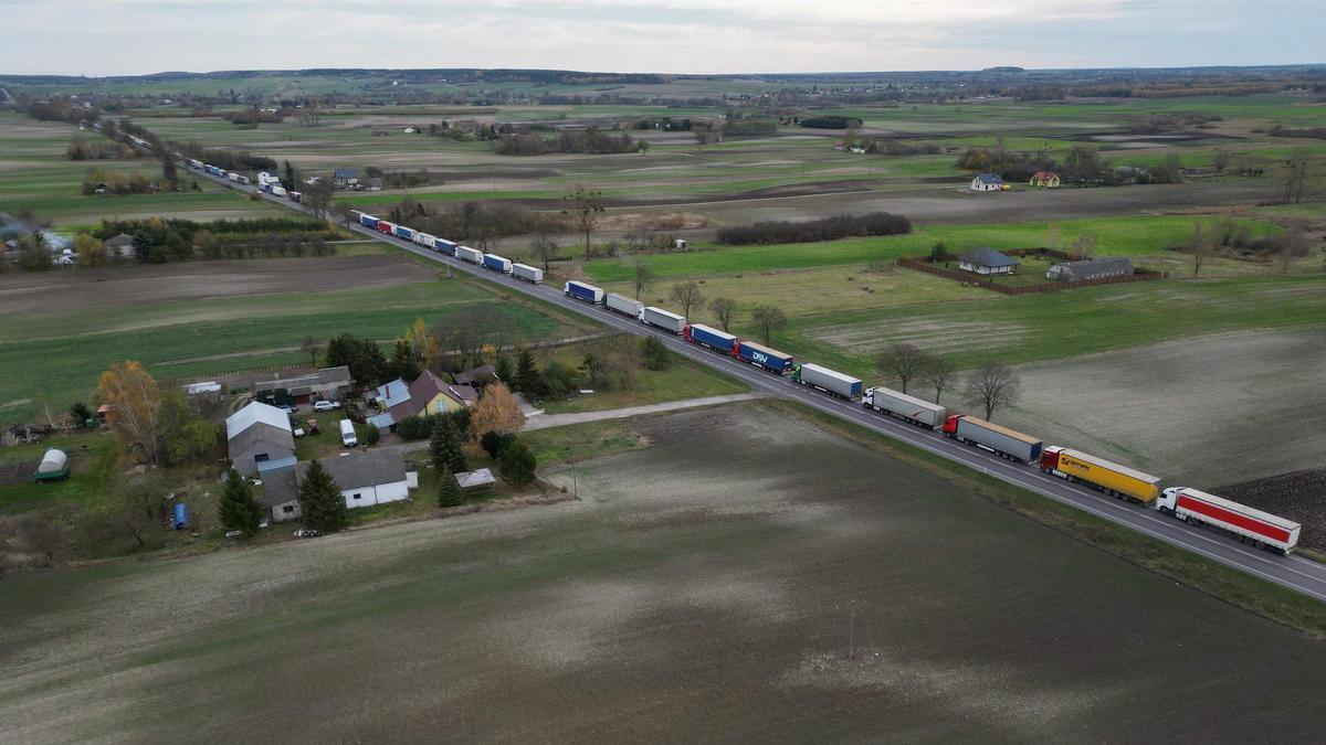 Polska blokuje przejazd tysięcy ukraińskich ciężarówek