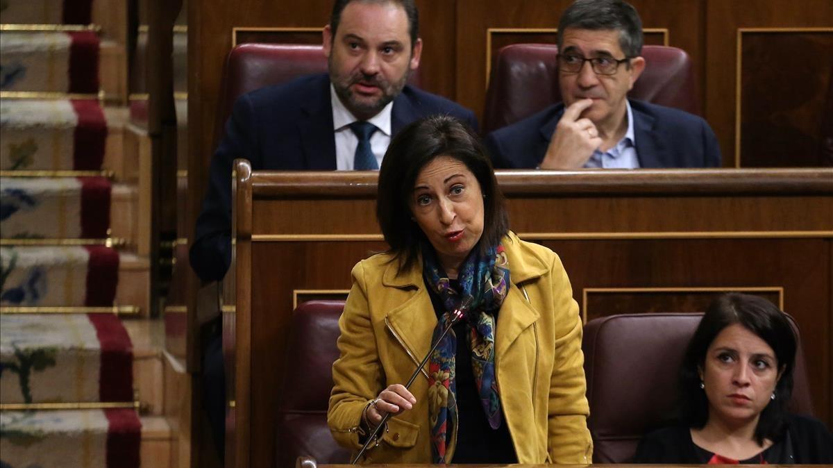 La portavoz del PSOE, Margarita Robles, en la sesión de control en el Congreso.