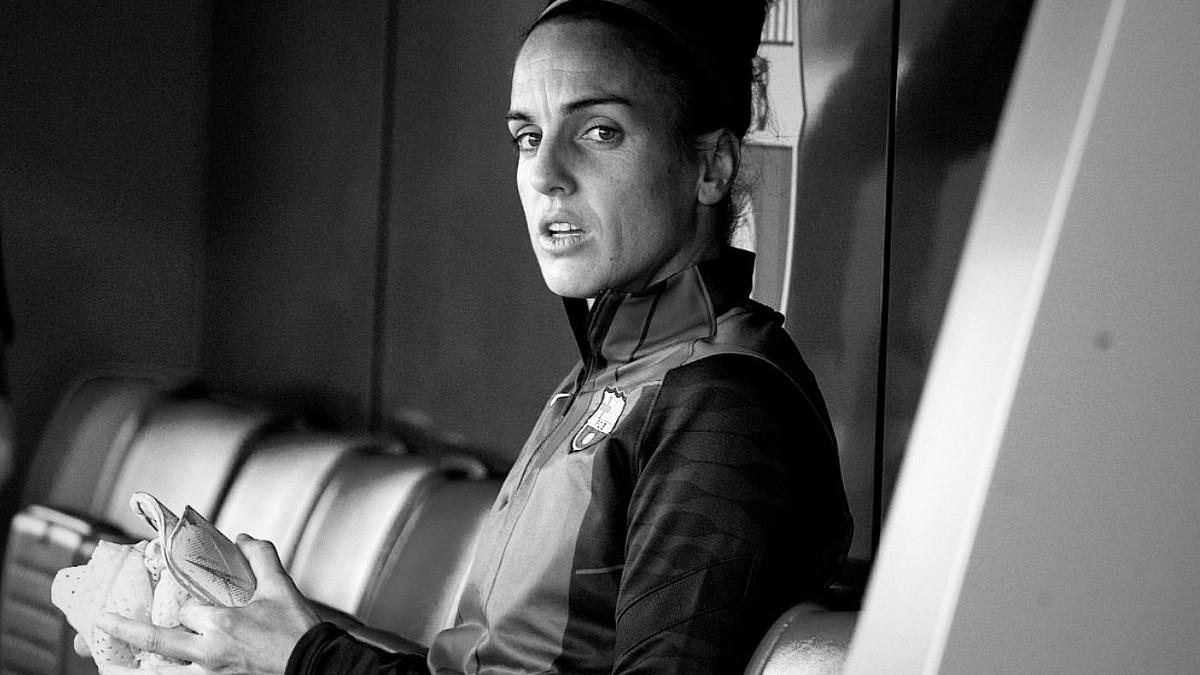 Melanie Serrano, antes de empezar un entrenamiento con el Barça.