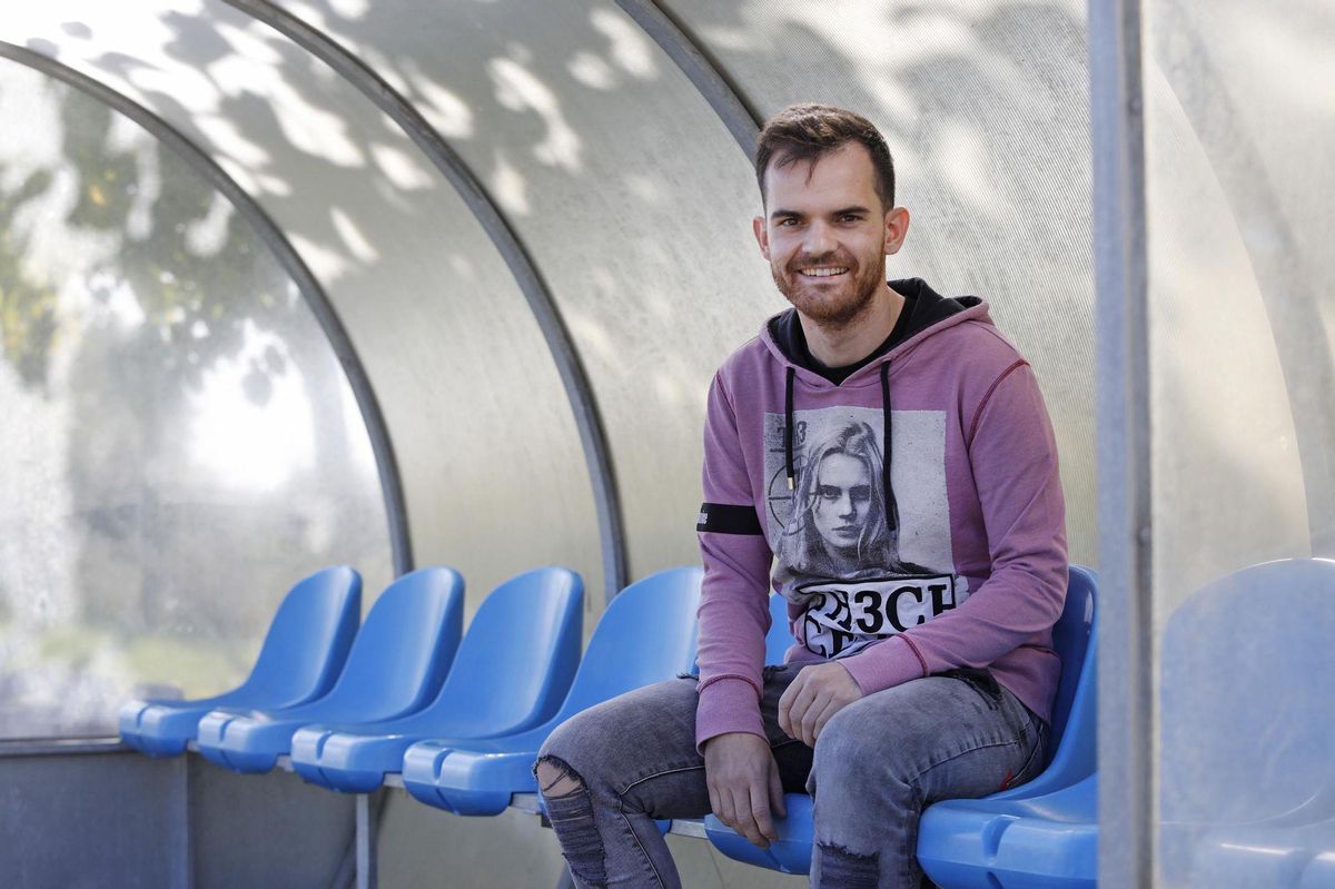 El futbolista catalán que sobrevivió a cinco paros cardiacos: "He vuelto a nacer" El futbolista catalán que sobrevivió a cinco paros cardiacos: "He vuelto a nacer"