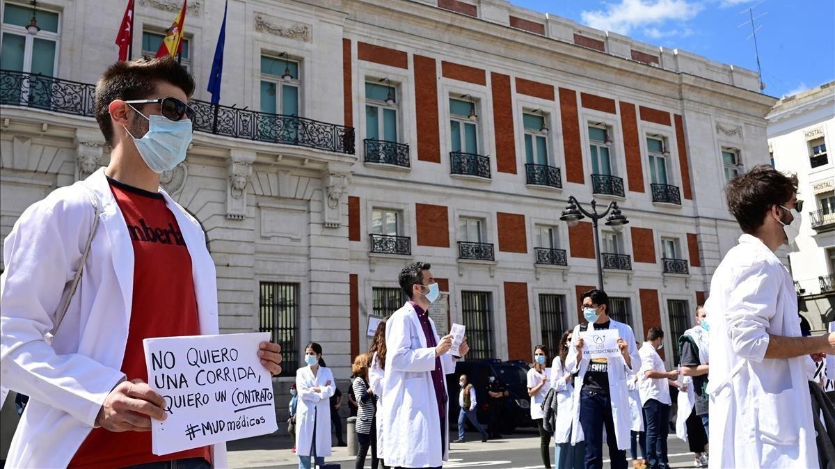 Miles de médicos salen a la calle para decir "basta" a la mala gestión en sanidad