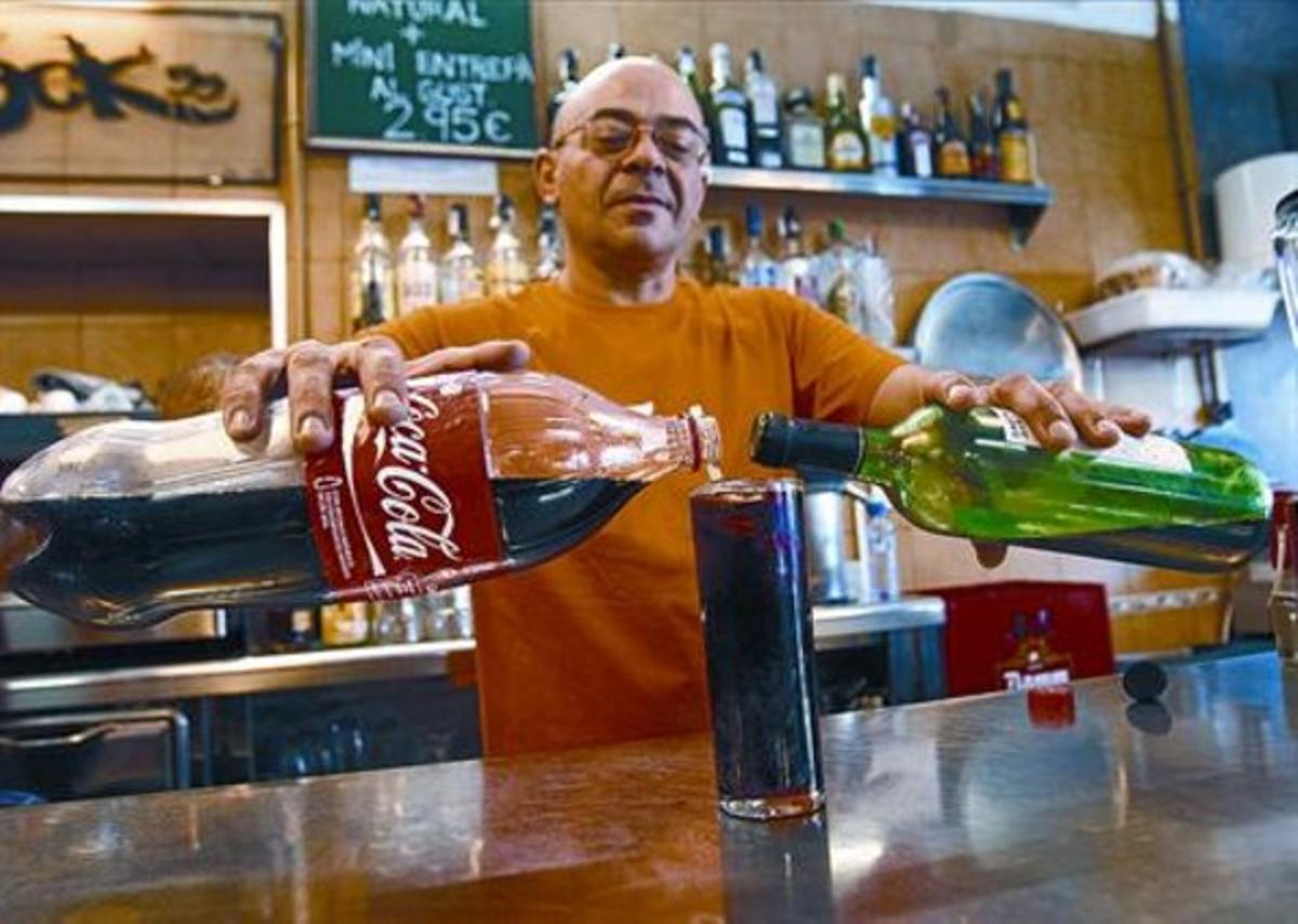 50 años de kalimotxo: así nació la leyenda del 'cubata del obrero'