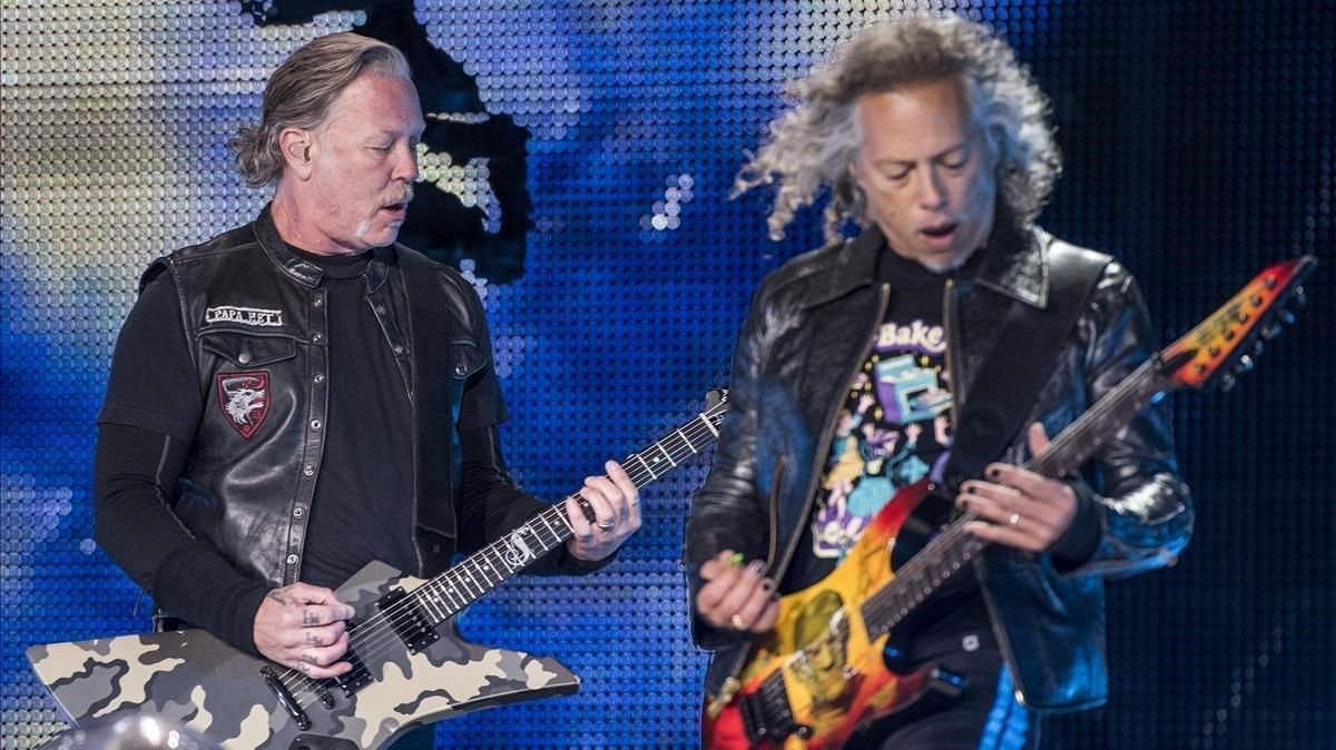 James Hetfield y Kirk Hammett, de Metallica, durante el concierto en el Estadi Olímpic. James Hetfield y Kirk Hammett, de Metallica, durante el concierto en el Estadi Olímpic.
