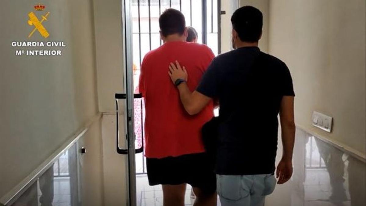 La Guardia Civil detiene en Málaga a un pedófilo italiano que habría abusado de 26 menores