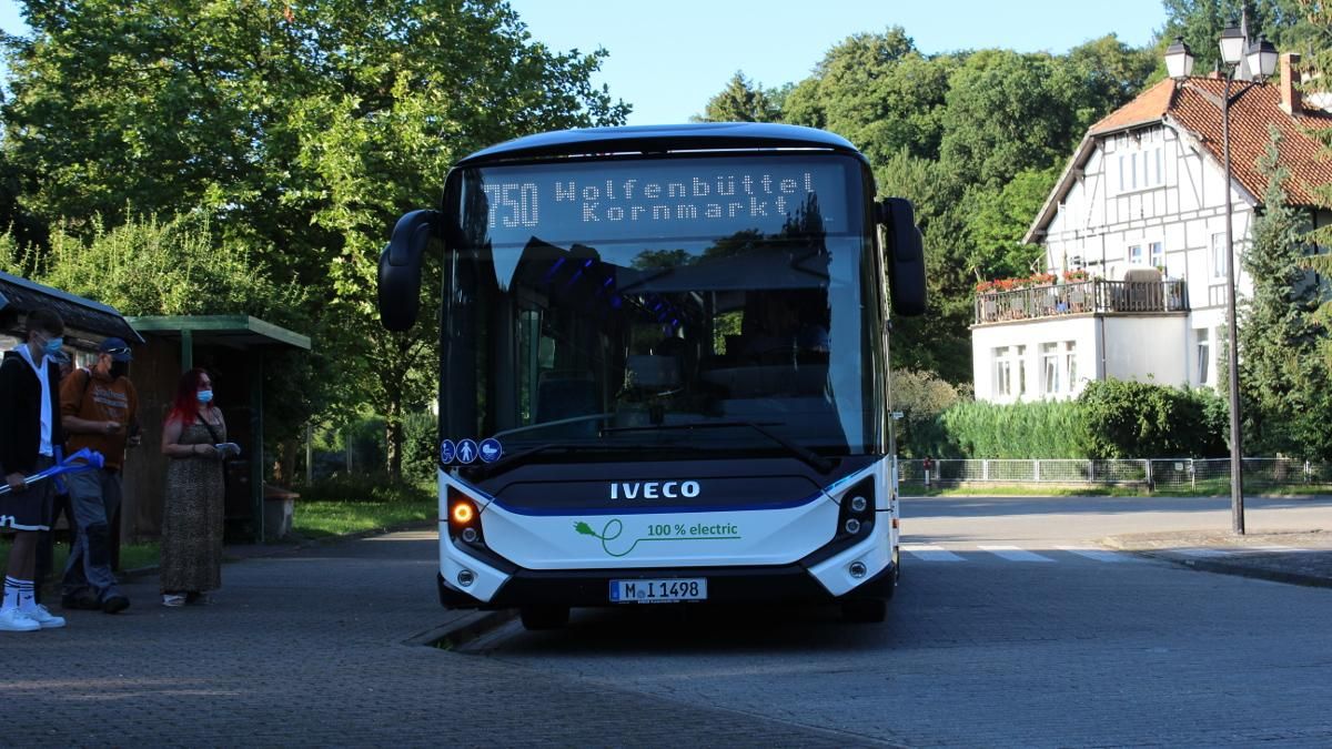 El autobús eléctrico Iveco E-Way logra un nuevo récord de autonomía El autobús eléctrico Iveco E-Way logra un nuevo récord de autonomía
