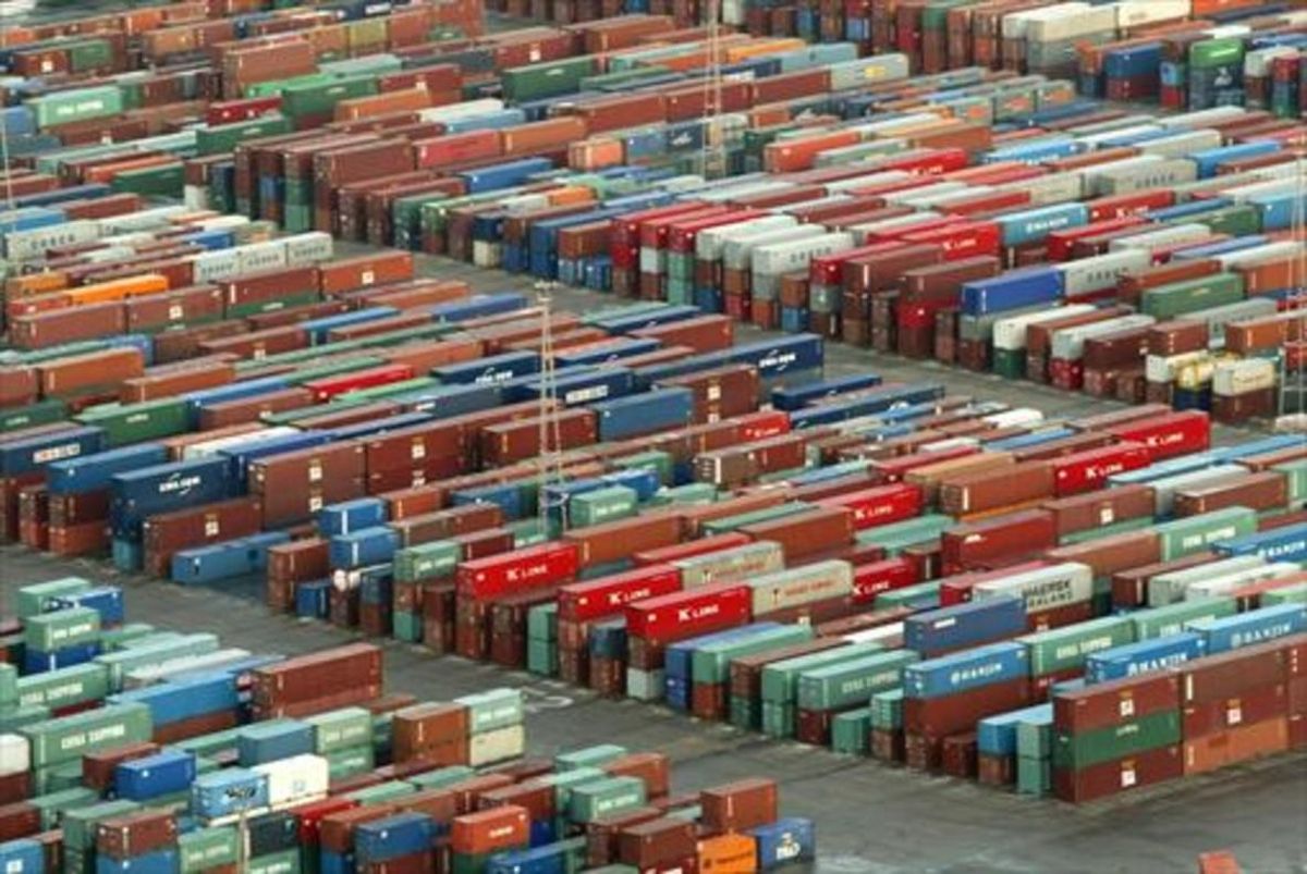 Depósito de contenedores en el puerto de Barcelona. Depósito de contenedores en el puerto de Barcelona.